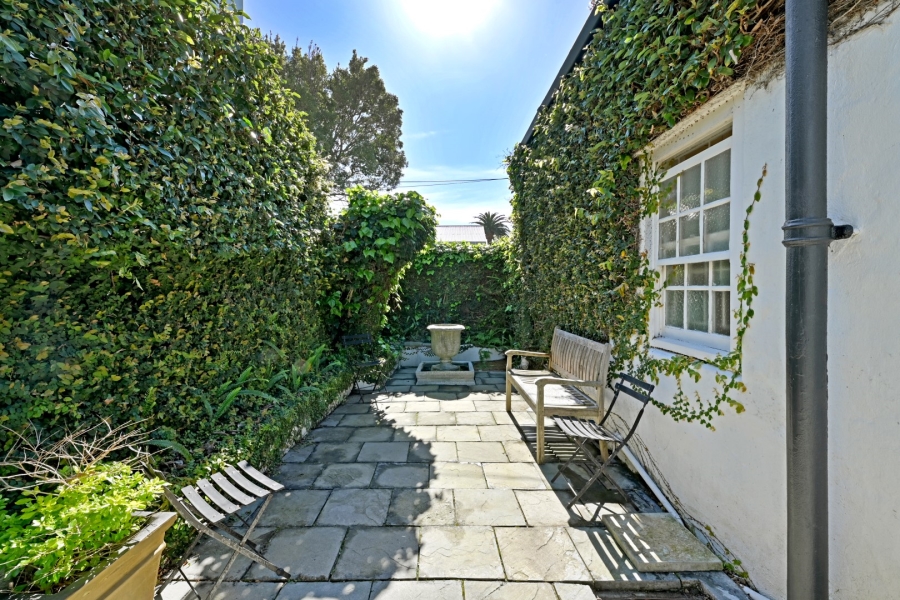 2 Bedroom Property for Sale in Newlands Western Cape